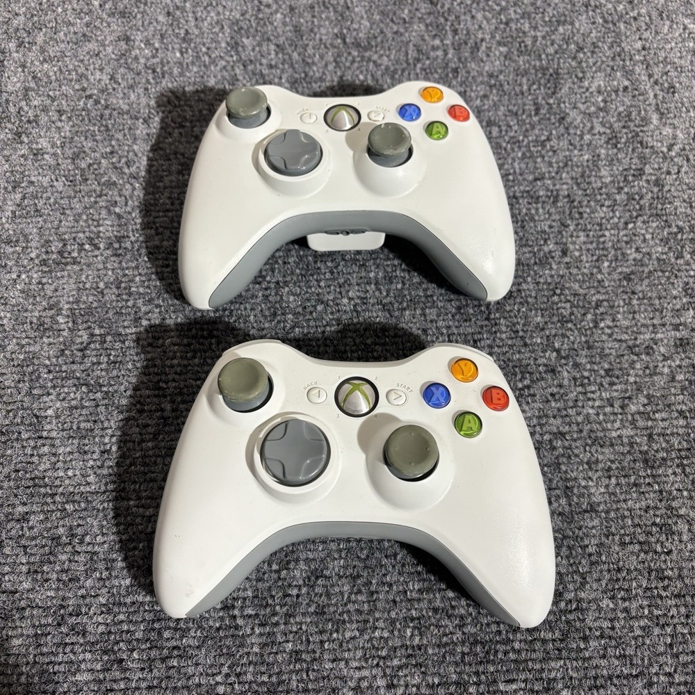 Microsoft Xbox 360 White Wireless Controllers Lot of 2 Tested  Work